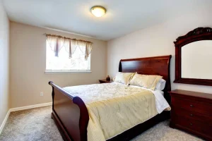 Chambre à coucher en merisier